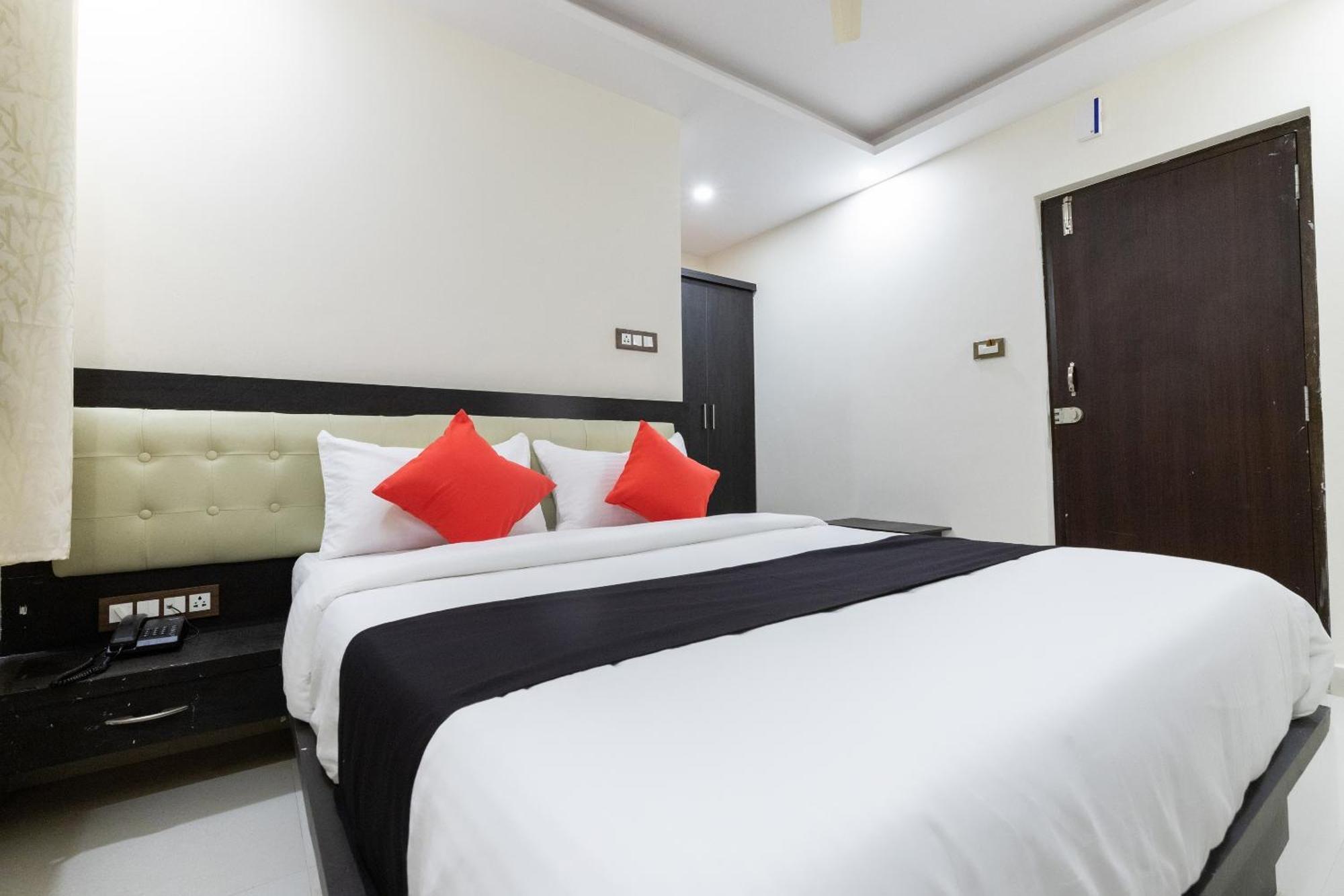 Super Capital O Choice Regal Suites Near Ragigudda Sri Prasanna Anjanayeswamy Temple Бангалор Экстерьер фото