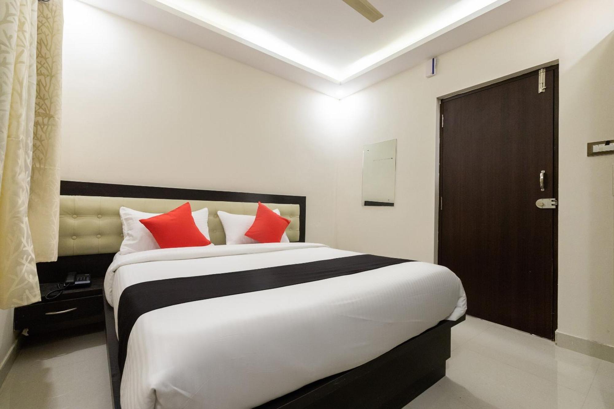 Super Capital O Choice Regal Suites Near Ragigudda Sri Prasanna Anjanayeswamy Temple Бангалор Экстерьер фото